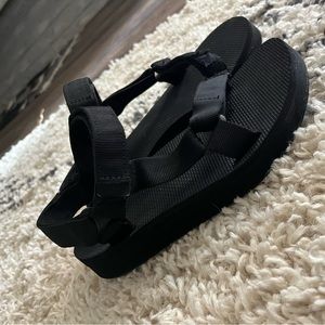 Teva Midform Sandals